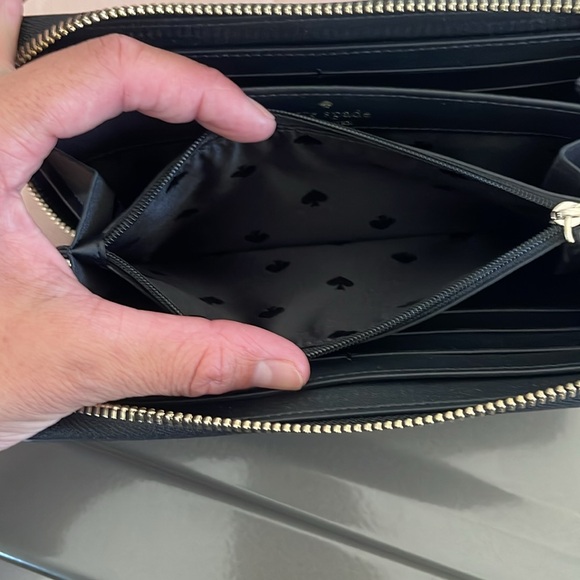 Kate Spade ‼️‼️
New York laurel way neda continental zip wallet - Picture 8 of 8